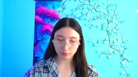 Luna online show from November 2025 06:33:02 AM