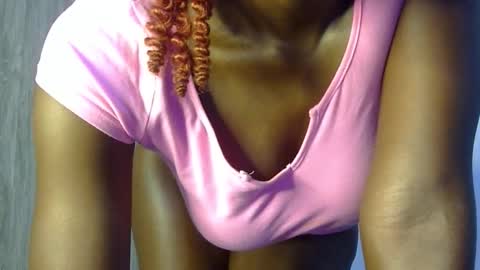 Snapshot of _luna_nyx chatting on September 2025 05:24:01 AM Luna online show from September 2025 05:24:01 AM