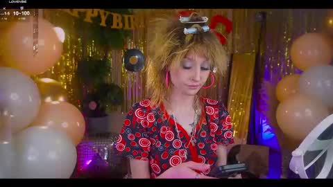 Snapshot of _madinameow_ chatting on October 2025 11:04:01 PM Madina- Mads online show from October 2025 11:04:01 PM