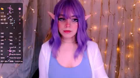 Kira online show from October 2025 09:10:01 AM