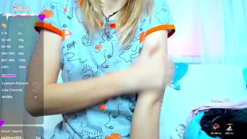 Snapshot of _mari_so chatting on January 2025 08:06:01 AM Scarlett online show from January 2025 08:06:01 AM