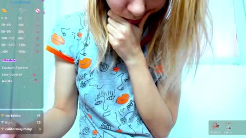 Snapshot of _mari_so chatting on January 2025 05:19:01 AM Scarlett online show from January 2025 05:19:01 AM