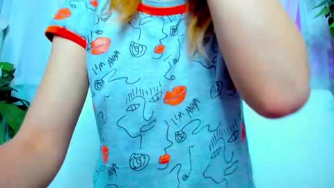 Snapshot of _mari_so chatting on January 2025 08:00:01 AM Scarlett online show from January 2025 08:00:01 AM