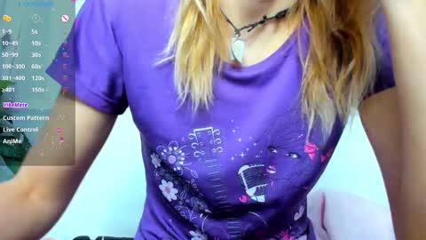 Snapshot of _mari_so chatting on February 2025 08:13:02 AM Scarlett online show from February 2025 08:13:02 AM