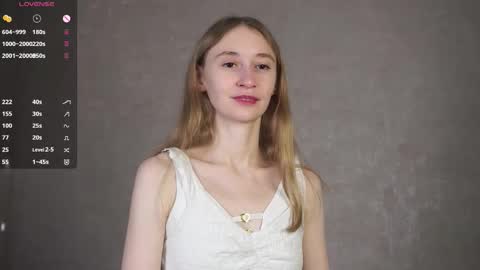  Gwen  online show from September 2025 03:43:02 AM