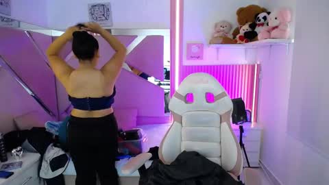 Snapshot of _miaaleon chatting on October 2025 12:55:02 PM Mia online show from October 2025 12:55:02 PM