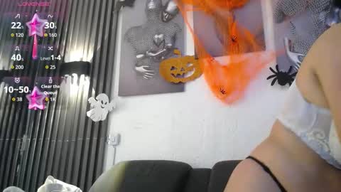 Snapshot of _miaaleon chatting on October 2025 12:45:02 PM Mia online show from October 2025 12:45:02 PM