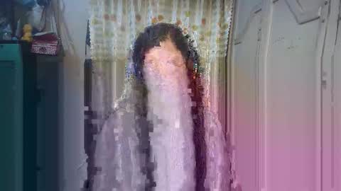 Mia online show from September 2025 04:31:02 PM