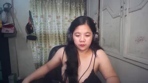Mia online show from September 2025 04:54:01 PM