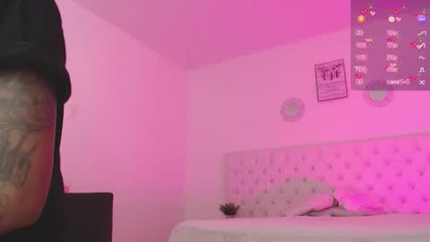 Paula online show from October 2025 11:28:01 AM