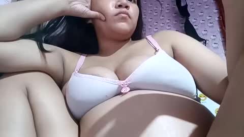 _milkytitsmomxx_ online show from March 2025 04:57:01 PM