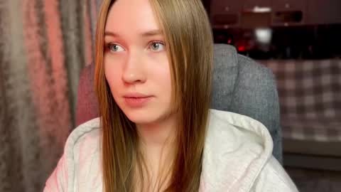 _mirabell_ online show from November 2025 12:54:02 AM