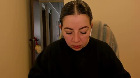 _miss_coco_ online show from December 2024 02:39:01 PM