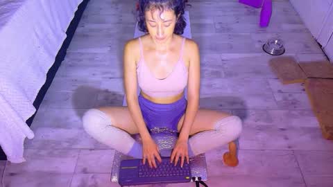 karoline uwu online show from September 2025 09:09:02 PM