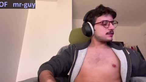 Snapshot of _mrguy_ chatting on December 2024 06:50:02 AM _mrguy_ online show from December 2024 06:50:02 AM