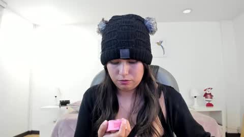 Snapshot of _natalie18_ chatting on December 2024 03:00:02 AM Natalie online show from December 2024 03:00:02 AM