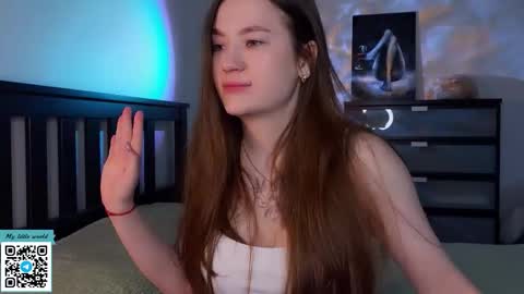 Snapshot of _nemalkovamia chatting on October 2025 11:39:01 AM Mia with a big heart online show from October 2025 11:39:01 AM