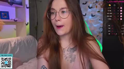 Snapshot of _nemalkovamia chatting on October 2025 02:47:02 AM Mia with a big heart online show from October 2025 02:47:02 AM