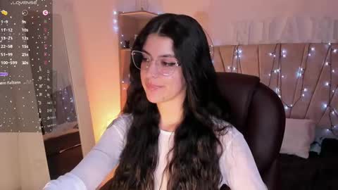 Snapshot of _niah_ chatting on December 2024 11:51:01 PM Niah You can call me Ni or cutie haha online show from December 2024 11:51:01 PM