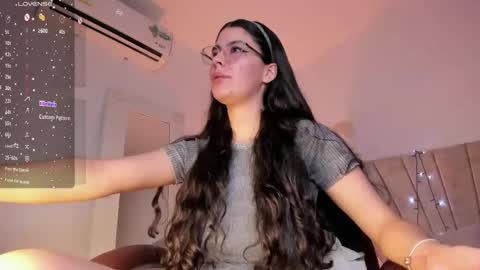 Snapshot of _niah_ chatting on December 2024 08:58:02 PM Niah You can call me Ni or cutie haha online show from December 2024 08:58:02 PM