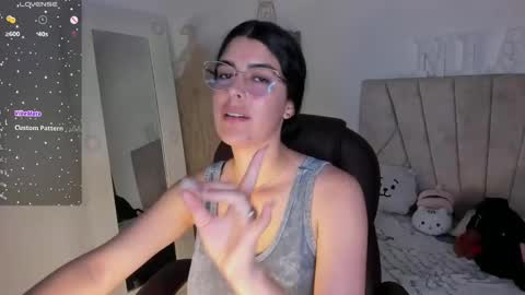 Snapshot of _niah_ chatting on January 2025 08:13:01 PM Niah You can call me Ni or cutie haha online show from January 2025 08:13:01 PM