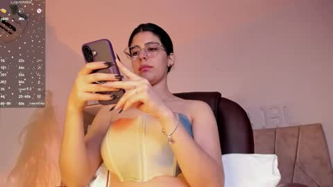 Snapshot of _niah_ chatting on February 2025 12:54:01 AM Niah You can call me Ni or cutie haha online show from February 2025 12:54:01 AM