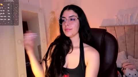 Snapshot of _niah_ chatting on February 2025 10:39:02 PM Niah You can call me Ni or cutie haha online show from February 2025 10:39:02 PM