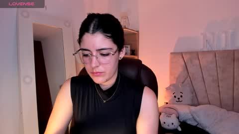 Snapshot of _niah_ chatting on March 2025 09:15:01 PM Niah You can call me Ni or cutie haha online show from March 2025 09:15:01 PM