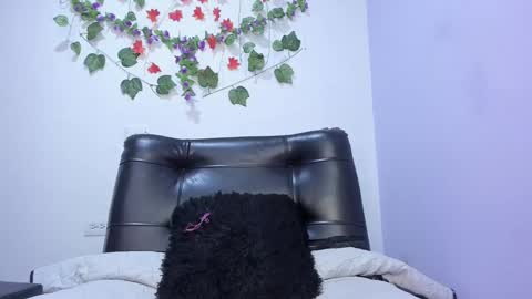 juliana online show from February 2025 09:05:01 AM