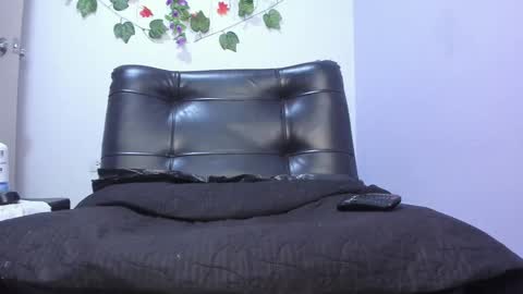 juliana online show from February 2025 09:06:02 AM