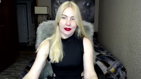Donella    online show from February 2025 09:29:01 PM