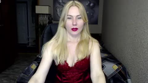 Donella    online show from February 2025 08:52:02 PM