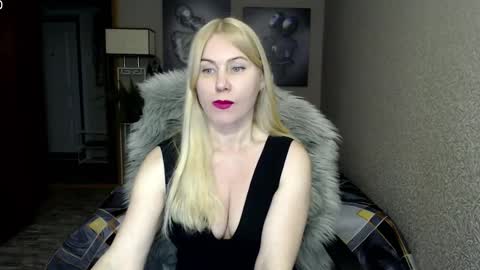 Donella    online show from March 2025 04:33:02 PM