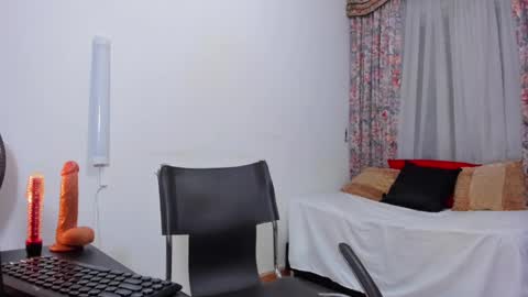 Niki online show from February 2025 10:59:02 PM