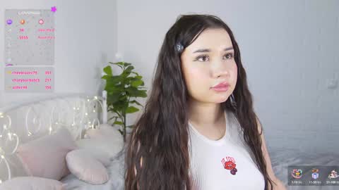 Snapshot of _noell_ chatting on December 2024 05:37:02 PM Vivian online show from December 2024 05:37:02 PM
