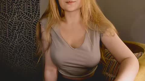 Snapshot of _o0o__ chatting on November 2025 09:15:01 PM Adalin online show from November 2025 09:15:01 PM