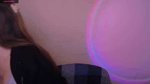 Snapshot of _oliviax_ chatting on November 2025 10:37:01 AM Olivia online show from November 2025 10:37:01 AM