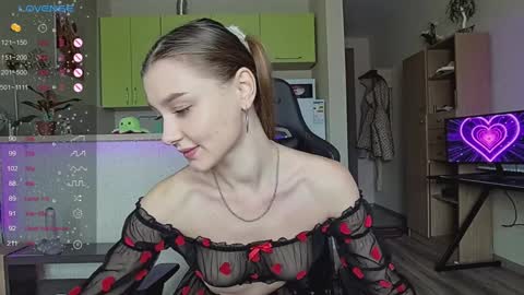 Lili online show from December 2024 10:33:02 AM