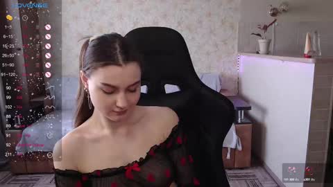 Lili online show from March 2025 10:37:01 AM