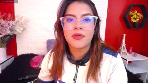 Snapshot of _poison_sweet chatting on October 2025 07:22:01 PM Laura online show from October 2025 07:22:01 PM