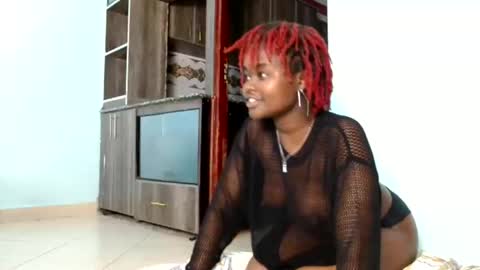 Snapshot of _prettyred chatting on November 2025 06:40:02 PM _prettyred online show from November 2025 06:40:02 PM