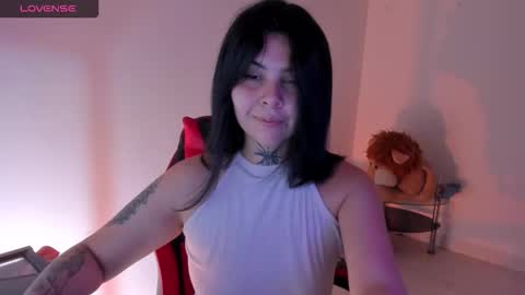 Stefany online show from October 2025 06:52:01 PM