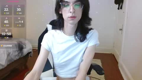 Snapshot of _ravencoxx_ chatting on November 2025 04:22:02 AM Raven online show from November 2025 04:22:02 AM