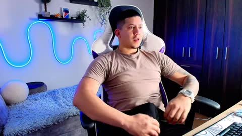 Roberto online show from January 2025 01:53:01 PM