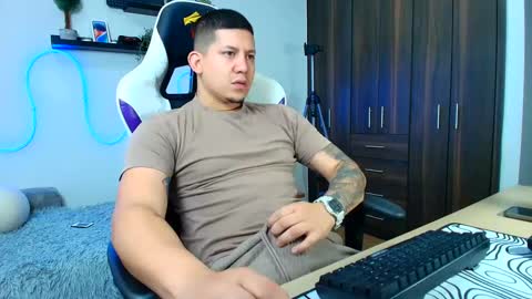 Roberto online show from February 2025 12:33:01 PM