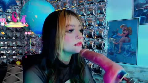 Snapshot of _sakura_sweet chatting on September 2025 12:25:01 AM Zacura online show from September 2025 12:25:01 AM