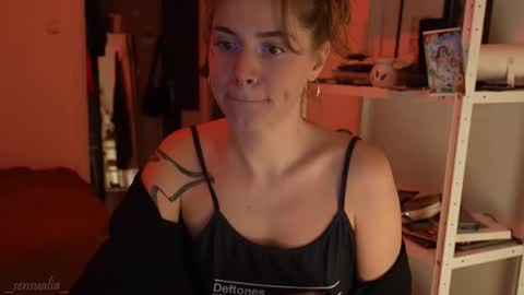 Snapshot of _sensualia_ chatting on October 2025 07:10:02 PM Lia online show from October 2025 07:10:02 PM