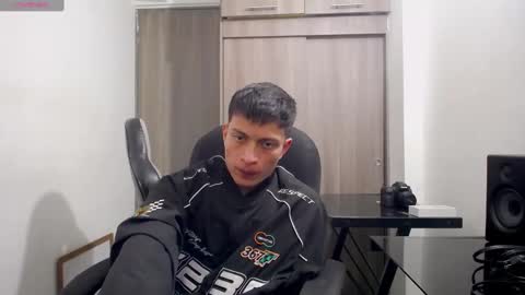 Juan Pablo-independent model online show from January 2025 06:21:01 AM