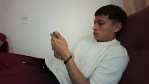 Juan Pablo-independent model online show from February 2025 06:43:02 PM