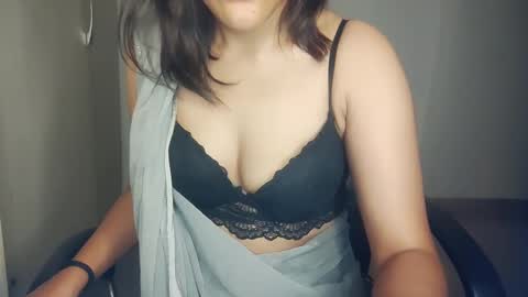 _shalini_0 online show from September 2025 04:01:02 PM